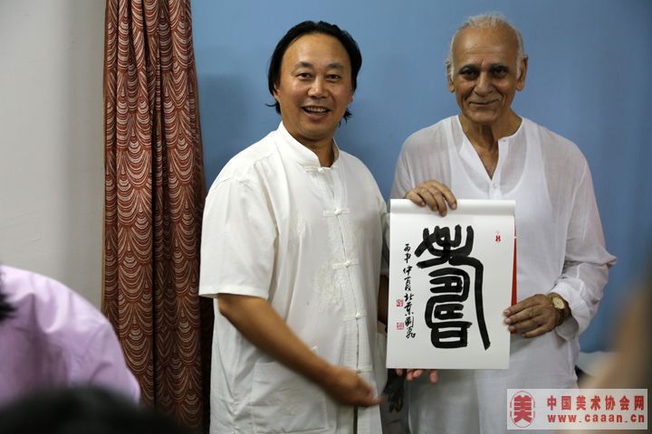 ��ӡ�Ƚ��ں�Ӱ