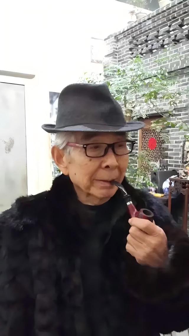 ТƬ