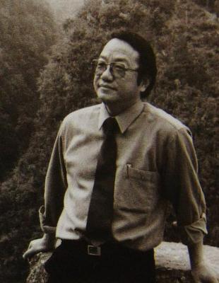 츣